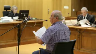 Javier Mur, en el juicio que ayer comenzó contra él en la Audiencia de Huesca.