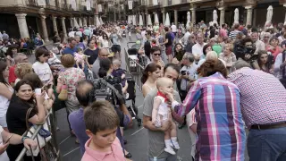 Bautismo de Vaquilla para trescientos bebés que viven sus primeras fiestas
