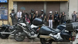 Boda con comitiva motera por el centro de Zaragoza
