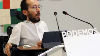 Pablo Echenique, en una rueda de prensa del partido.