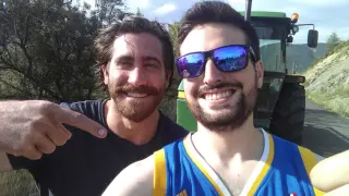 El twitero oscense @alex_oros29 con el actor y productor de cine estadounidense, Jake Gyllenhaal.