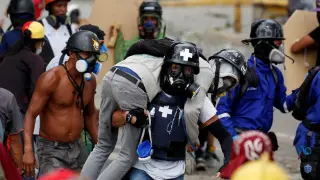Los venezolanos han salido de nuevo este sábado a las calles de Caracas.