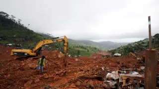 Mueren más de cien niños por una avalancha de tierra en Sierra Leona
