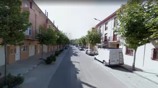 La calle de Corona de Aragón de Alagón, donde se produjo el altercado en la terraza de un bar.