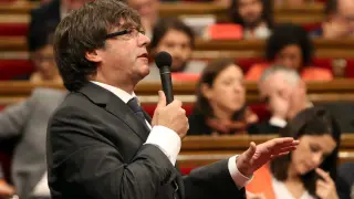 Puigdemont, respondiendo a una pregunta en la sesión de control