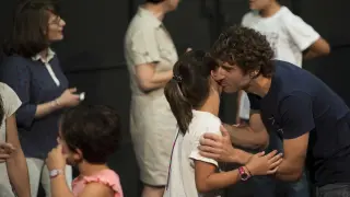 El actor Àlex Cantó imparte el taller de teatro de ZGZ Escena que junta a niños con adultos.
