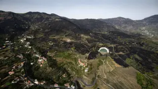 El fuego ha devastado más de 2.000 hectáreas en la cumbre de Gran Canaria.
