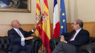 Los presidentes Alain Rousset y Javier Lambán, durante la reunión ayer en la sede del Gobierno de Aragón.