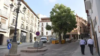 La plaza Lizana es uno de los accesos al casco histórico de Huesca, desde el Coso Alto.
