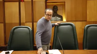Alberto Cubero en una comisión extaordinaria de Servicios Públicos en el Ayuntamiento de Zaragoza.