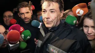 Imagen de archivo de Ignacio González atendiendo a los medios a su salida de prisión.