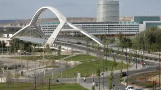 El puente del Tercer Milenio, el día de su apertura al tráfico, en 2008