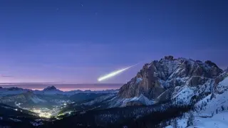 Meteorito sobrevuela los Alpes.