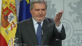 Méndez de Vigo tras el Consejo de Ministros