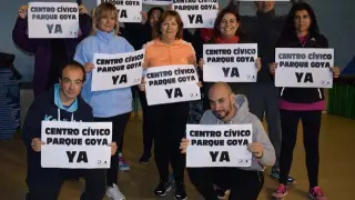 La clase de pilates de los cursos 'Ponte en forma' apoya a la  plataforma 'Centro cívico Parque Goya ya'