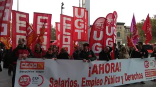 CC.OO y UGT en una manifestación por el empleo público