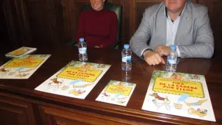 Presentación de la campaña 'Tira de la cadena por ellos', en el Ayuntamiento de Teruel