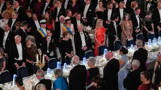Los invitados asisten al banquete de los Premios Nobel 2017.