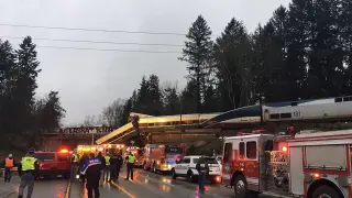 El tren ha descarrillado sobre una autopista del estado de Washington