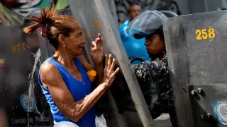 Imagen de una protesta por la escasez de comida en Venezuela.