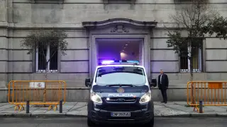 Un vehículo policial ha trasladado al exvicepresidente Junqueras