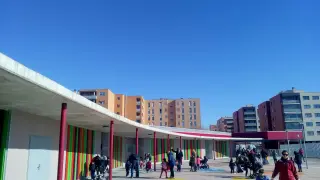 Colegio Zaragoza Sur, en el que estudian niños desplazados de Valdespartera.