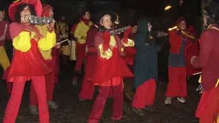 Comparsa festiva durante la celebración del  Carnaval de Ansó.
