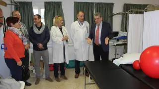 Celaya visita los centros de salud de Grañén y Almudévar