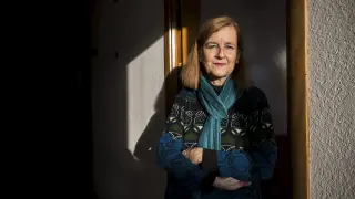 María Elósegui en la puerta de su despacho de la Universidad de Zaragoza el martes, un día antes de estallar la polémica.