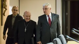 Francisco José Génova, Vicente Jiménez y Ángel García de Jalón en la presentación del libro sobre los orígenes del Grupo San Valero