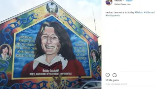 Imagen de un mural en Belfast en honor a Bobby Sands, miembro del IRA fallecido tras una huelga de hambre en la prisión de Maze en 1981.