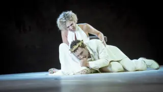Mónica López y Pablo Derqui representarán la obra 'Calígula', hoy y mañana, en el Teatro Principal.
