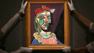 'Mujer con boina y vestido de cuadros' de Pablo Picasso.