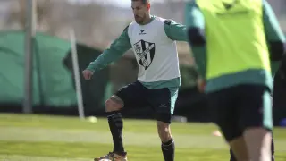 Luso Delgado, en un entrenamiento de la SD Huesca.