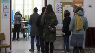 Votaciones por la jornada continua en los colegios de Aragón