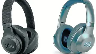 A la izquierda los auriculares JBL E65BTNC (170 euros). A la derecha los auriculares Jbl elite 750nc (230 euros).