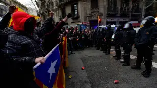 Protestas en Barcelona por la detención de Puigdemont en Alemania.