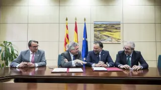 Jorge Díez, Joaquín Olona, Fernando de Yarza y José Andrés Nalda, este lunes, tras la firma del acuerdo de patrocinio