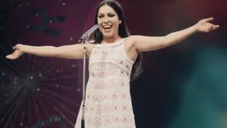Massiel, el 6 de abril de 1968, en la famosa actuación con la que logró ganar por primera vez para España el festival de Eurovisión.