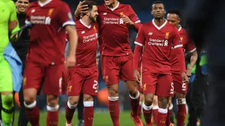 Los jugadores del Liverpool celebran el pase a las semifinales de la Champions