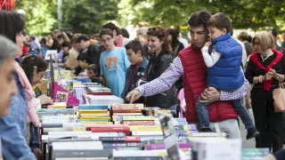 Imagen de la Feria del Libro en el Día de Aragón de 2017 en Zaragoza