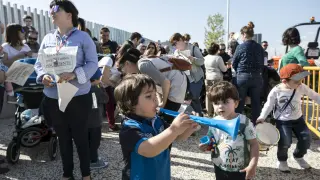 Familias de Parque Venecia de Zaragoza, durante una manifestación para pedir más aulas de infantil.