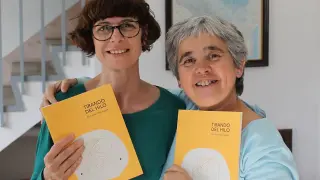 Elisa Arguilé y Chus Juste, con su último trabajo, 'Tirando del hilo'.