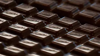 Comer chocolate amargo podría mejorar la visión