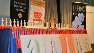 Trofeos y premios para los participantes.