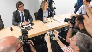 JxCat propone investir a Puigdemont antes del 14 de mayo con la reforma de la Ley de Presidencia