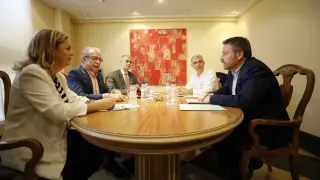 Reunión mantenida este miércoles entre PSOE y CHA sobre el impuesto de Sucesiones.