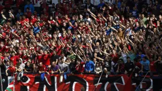 Incidentes entre aficionados de Osasuna y Oviedo en los aledaños de El Sadar