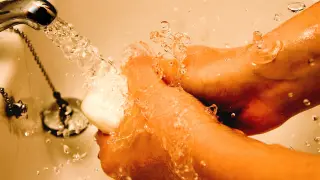 En el trastorno obsesivo-compulsivo, el asco lleva al paciente a lavarse las manos muchas veces