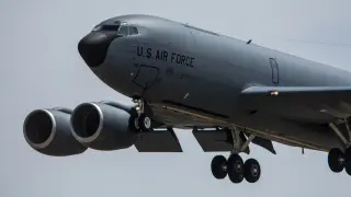 Un avión de Estados Unidos en su aterrizaje en la base de Zaragoza